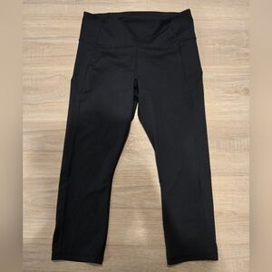 Under Armour Black Capri Leggings Sz L BLACK